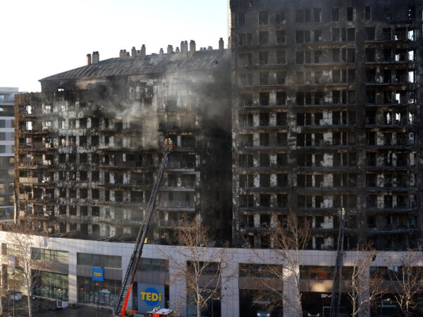 Fire in Valencia, Spain, Leaves Residents Homeless After Panicked Escapes