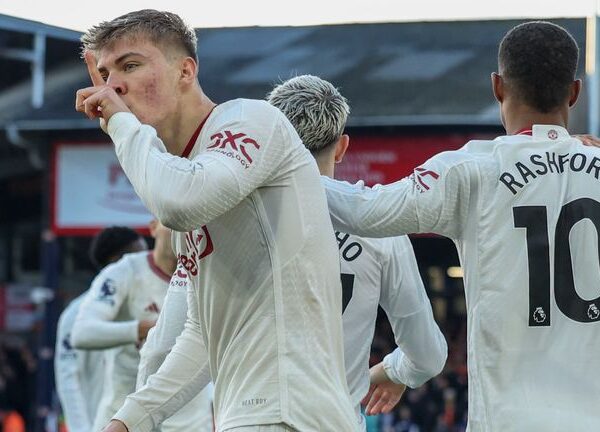 Gary Neville: Aston Villa, Spurs will be ‘feeling the pressure’ | Erik ten Hag: Man Utd back in top-four race | Football News Gary Neville: Aston Villa, Spurs will be ‘feeling the pressure’ | Erik ten Hag: Man Utd back in top-four race | Football News