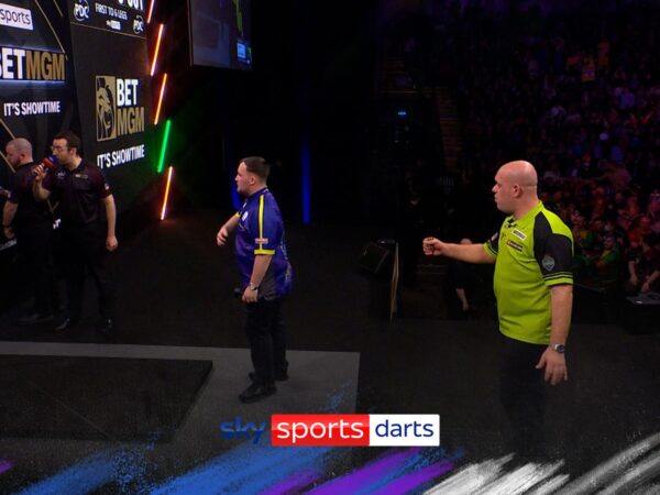 'He won't want to see that!' | MVG left hanging by Littler!