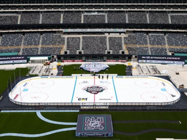 How to Watch the 2024 NHL Stadium Series Online Tonight: Lineup, Schedule and Live Stream