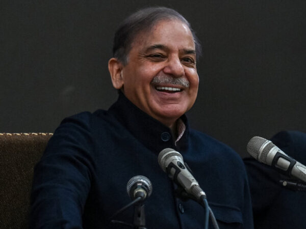 Imran Khan’s Opponents Reach Deal to Shut His Allies Out of Government