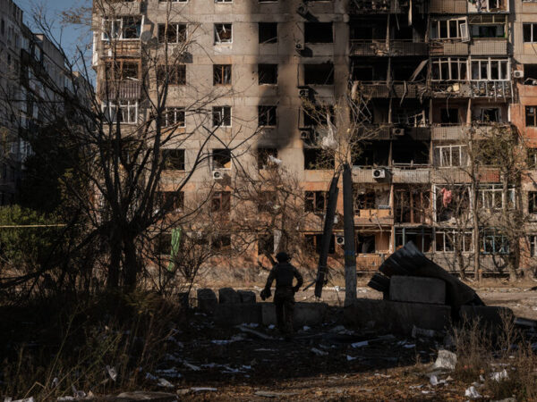 In Ukraine, Russia Is Inching Forward Death by Death