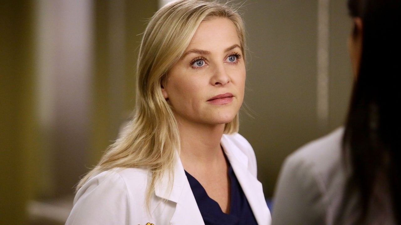 Jessica Capshaw to Return as Arizona Robbins for ‘Grey’s Anatomy’ Season 20 Jessica Capshaw to Return as Arizona Robbins for ‘Grey’s Anatomy’ Season 20