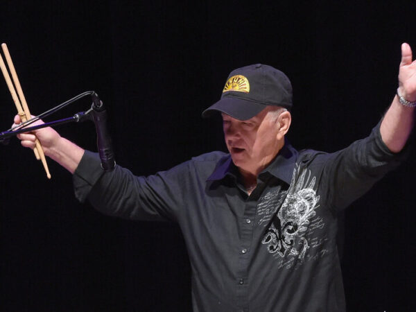 Jimmy Van Eaton, Purveyor of the Sun Records Beat, Dies at 86