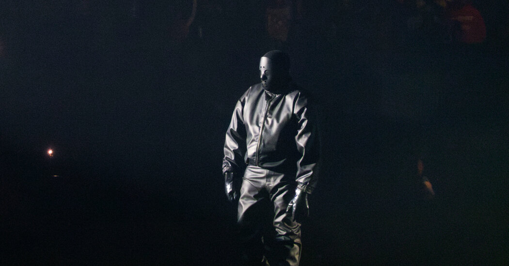 Kanye West’s ‘Vultures 1’ Debuts in New York Kanye West’s ‘Vultures 1’ Debuts in New York