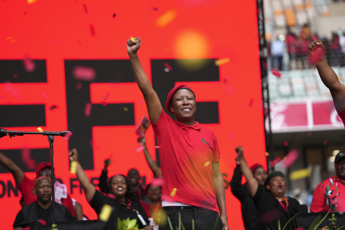 Leader of South African opposition party promises jobs, land ahead of election Leader of South African opposition party promises jobs, land ahead of election