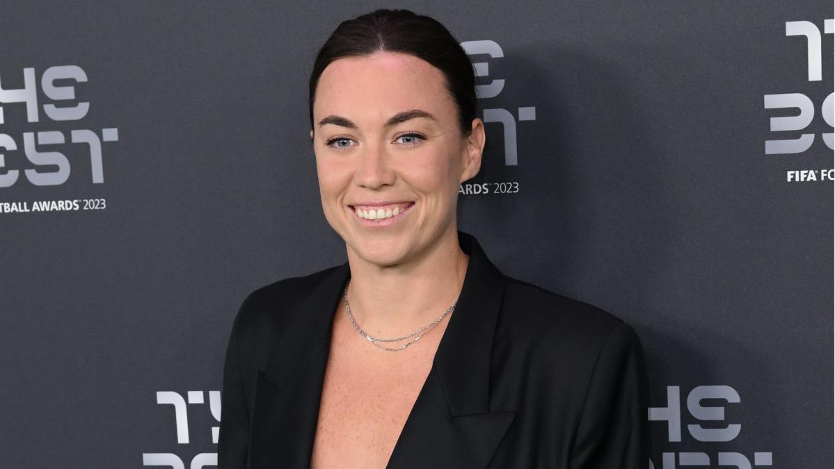 Mackenzie Arnold: West Ham & Australia goalkeeper on her ‘rollercoaster’ journey with hearing loss