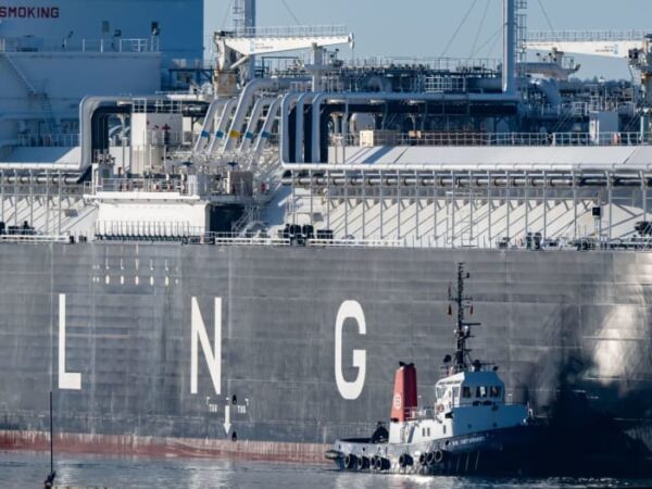 New LNG terminal ship reaches site off German island