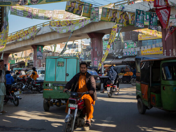Pakistan Is Stunned as Early Election Results Look Like a Real Race