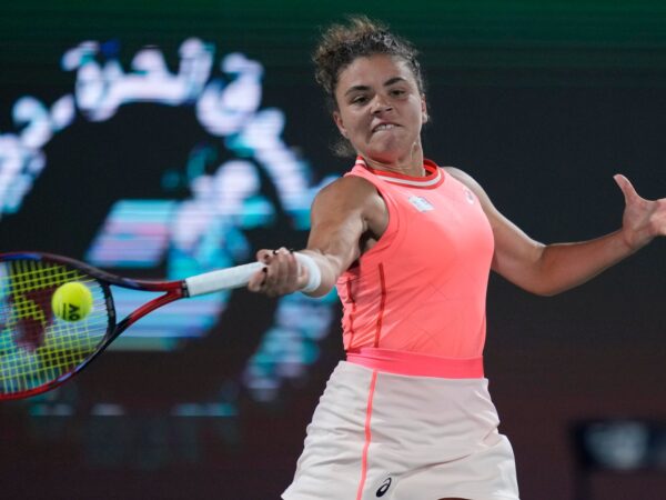 Paolini comes back to beat Kalinskaya and win Dubai Championships