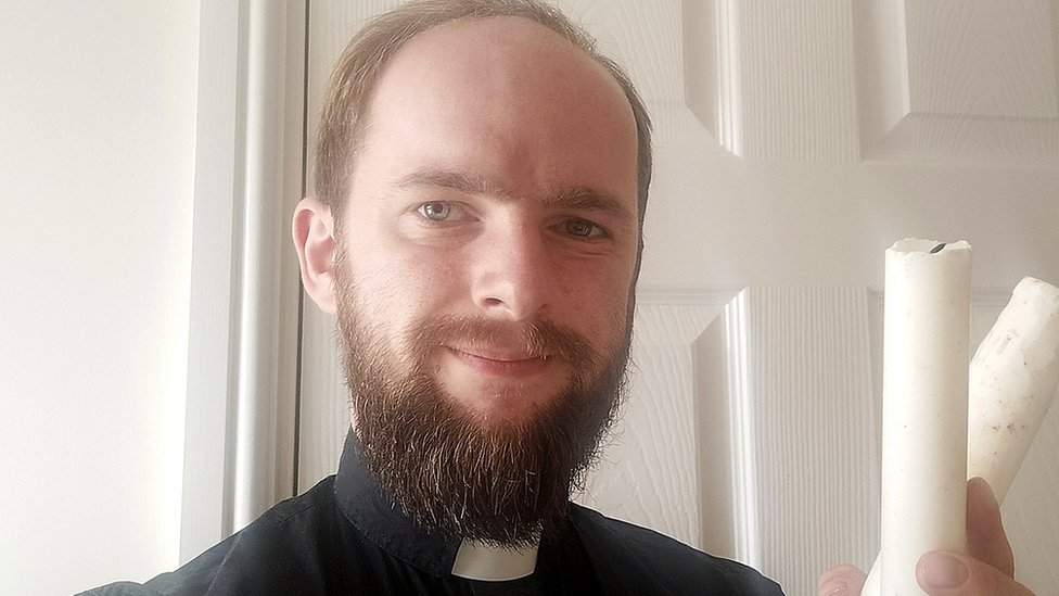 ‘Reverend Candles’ helps to bring light to Ukraine