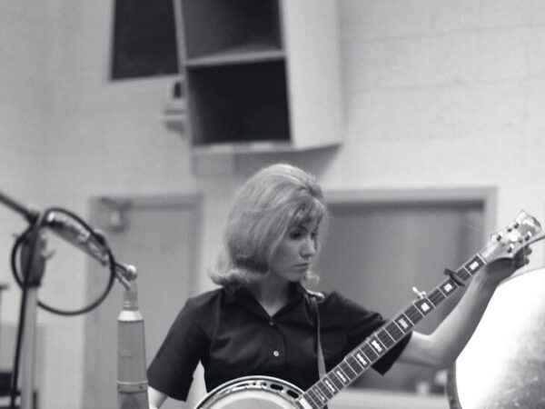 Roni Stoneman, Country Music’s ‘First Lady of the Banjo,’ Dies at 85