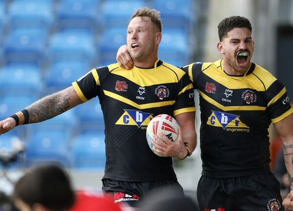 Salford Red Devils 26-22 Castleford Tigers: Sam Stone scores two tries as Red Devils beat Tigers | Rugby League News