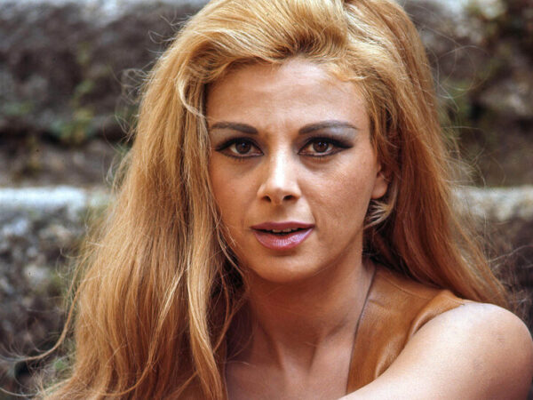 Sandra Milo, 90, Who Had Star Turns in Fellini Films, Dies