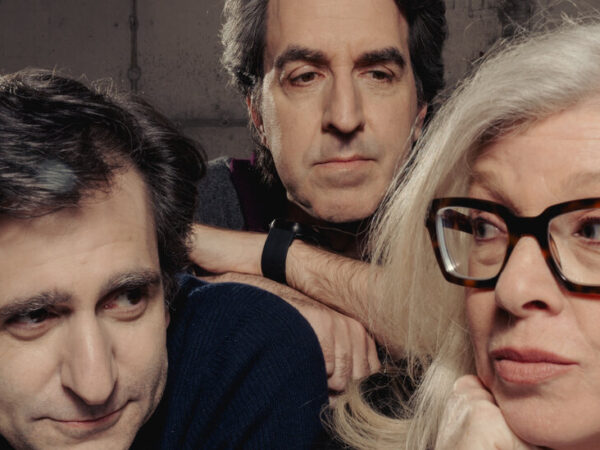 ‘The Connector,’ a Show That Asks: Should News Feel True or Be True?