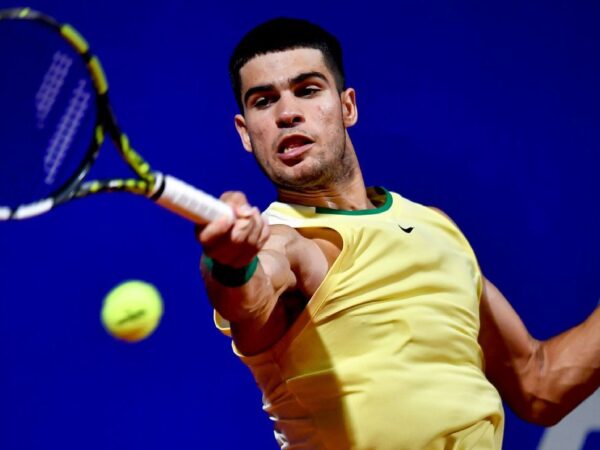 Carlos Alcaraz cruises into quarterfinals at Indian Wells