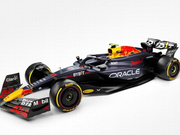 Verstappen ponders Hamilton in Ferrari red: ‘Will look cool’