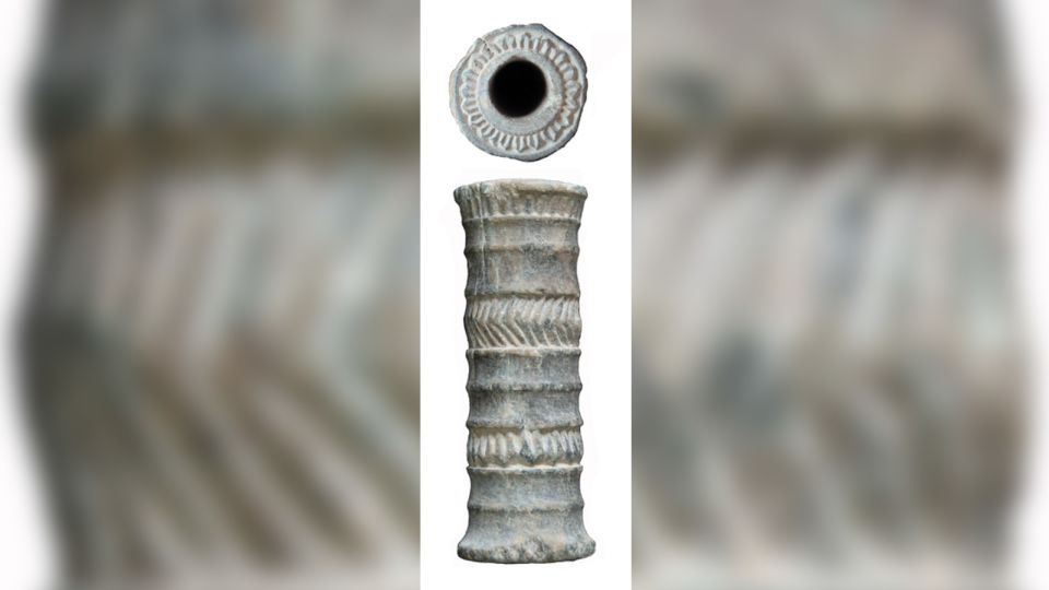 4,000-year-old vial contains ancient red lipstick, archaeologists say