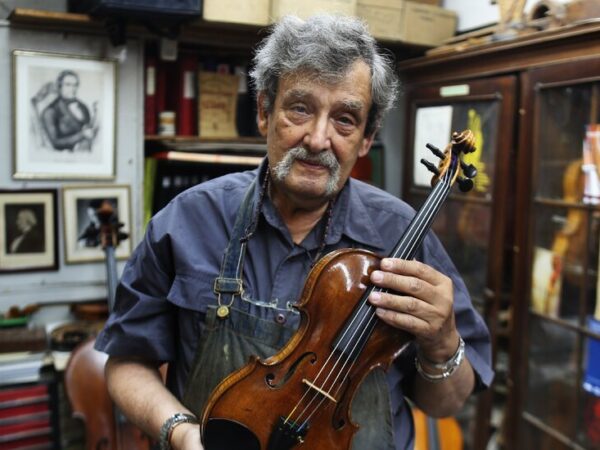 Amnon Weinstein, Who Restored Violins From the Holocaust, Dies at 84