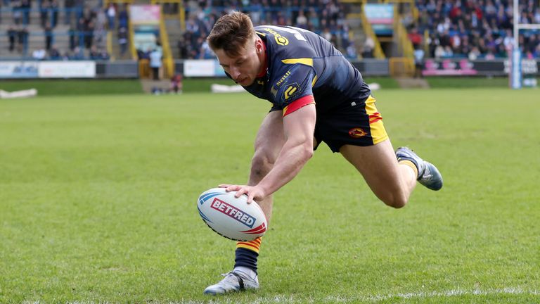 Challenge Cup: Catalans Dragons beat Halifax Panthers 40-4 to coast into quarter-finals | Rugby League News Challenge Cup: Catalans Dragons beat Halifax Panthers 40-4 to coast into quarter-finals | Rugby League News