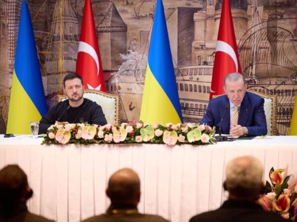 Erdoğan offers to host Ukraine-Russia peace talks in Turkey