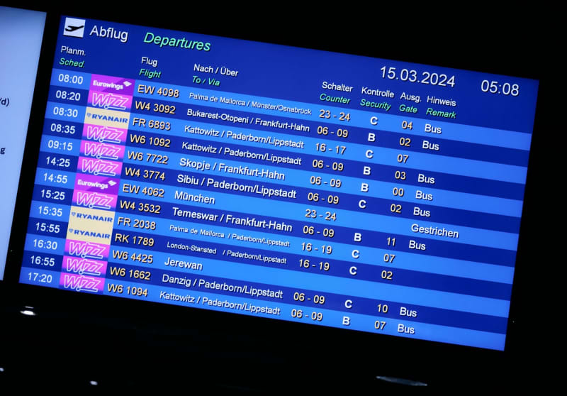 German airport strikes lead to hundreds of cancelled flights German airport strikes lead to hundreds of cancelled flights