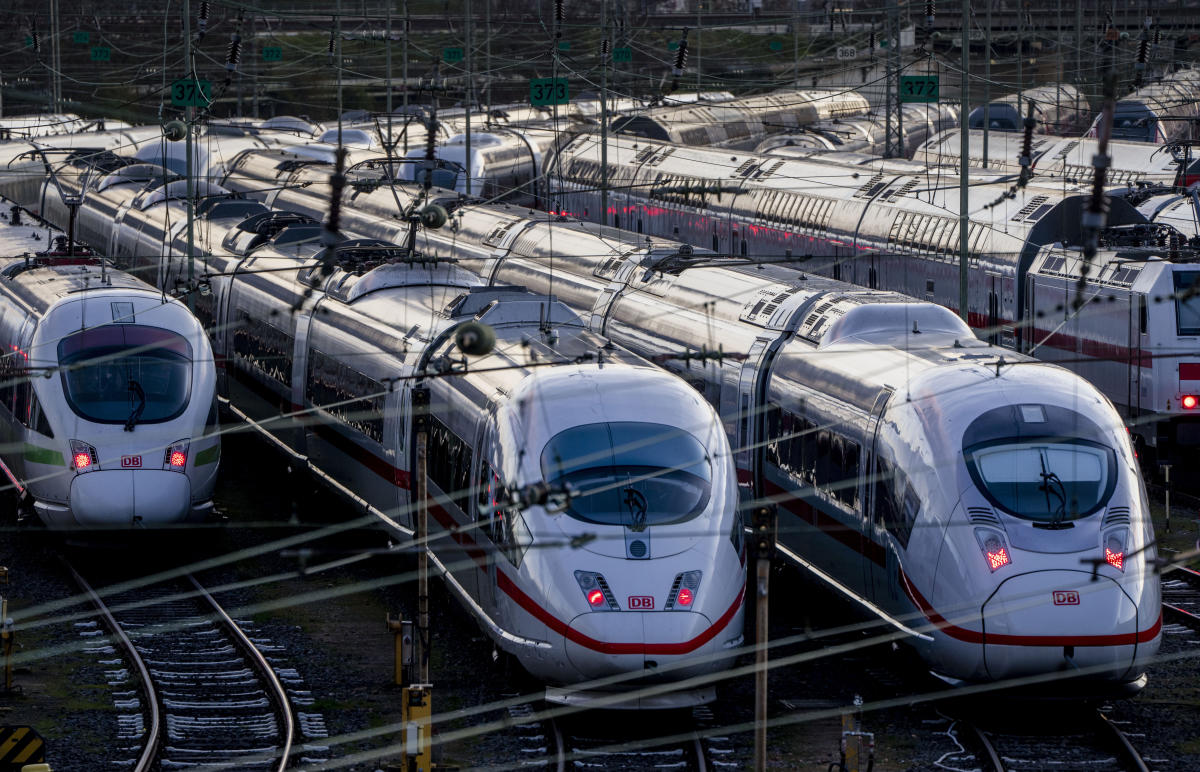 German train drivers’ union and railway operator reach a deal in their long dispute