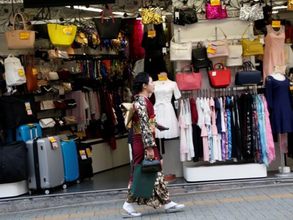 Japan’s service sector sentiment rises to highest in over three decades