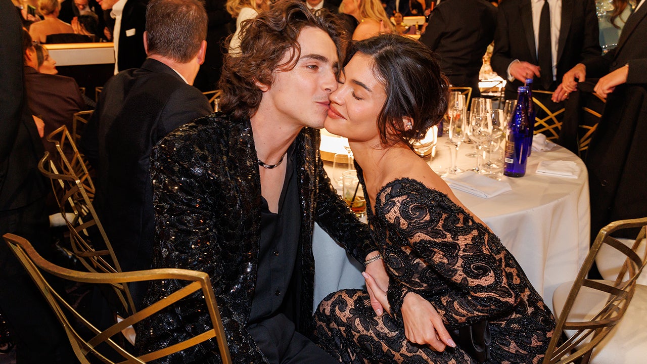 Kylie Jenner Reacts to Comments Saying Her New Look Is Inspired by Boyfriend Timothée Chalamet Kylie Jenner Reacts to Comments Saying Her New Look Is Inspired by Boyfriend Timothée Chalamet