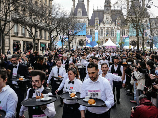 Paris Waiters Race as Storied Contest Returns Before Olympics