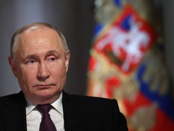 Putin opponents face threats as Russian presidential poll continues