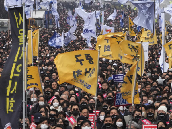 Thousands of Korean doctors face license suspensions as Seoul moves to prosecute strike leaders