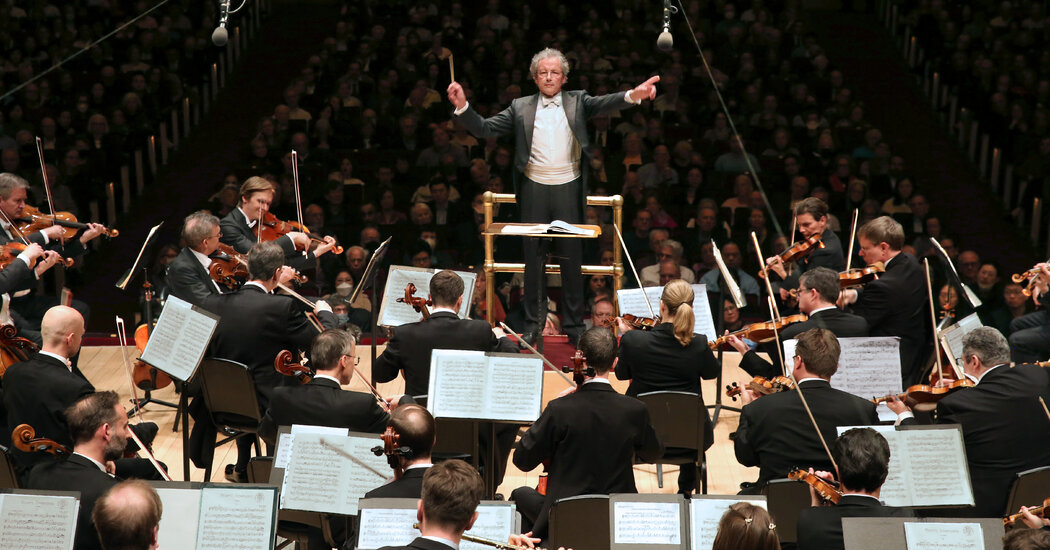 Vienna Philharmonic and Franz Welser-Möst Return to Carnegie