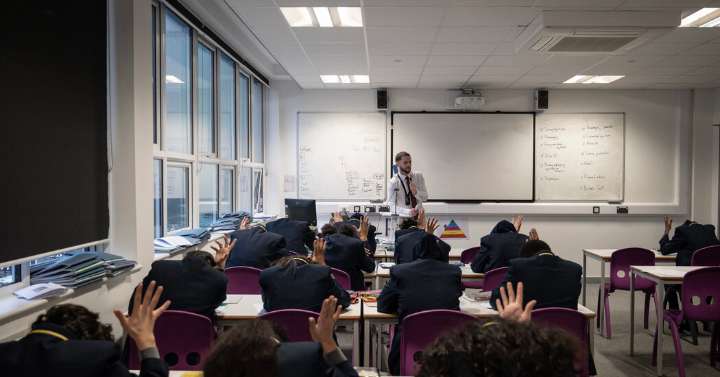 ‘You Can Hear a Pin Drop’: The Rise of Super Strict Schools in England ‘You Can Hear a Pin Drop’: The Rise of Super Strict Schools in England