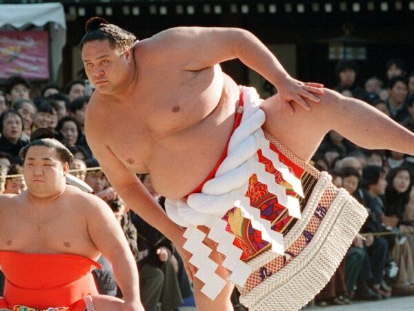 Akebono, Foreign-Born Sumo Champion in Japan, Dies at 54