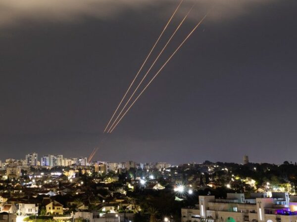 FM condemns attack on Israel and repeats ceasefire call