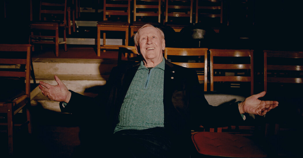 For Len Cariou, Dying Onstage Each Night Has Been ‘Invigorating’