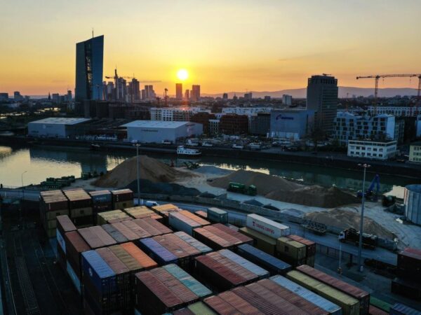 Germany Mulls Scaling Back Scrutiny of Chinese Investments: WSJ