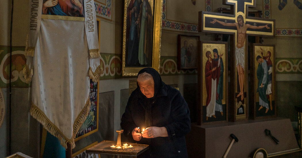 In Western Ukraine, a Community Wrestles With Patriotism or Survival