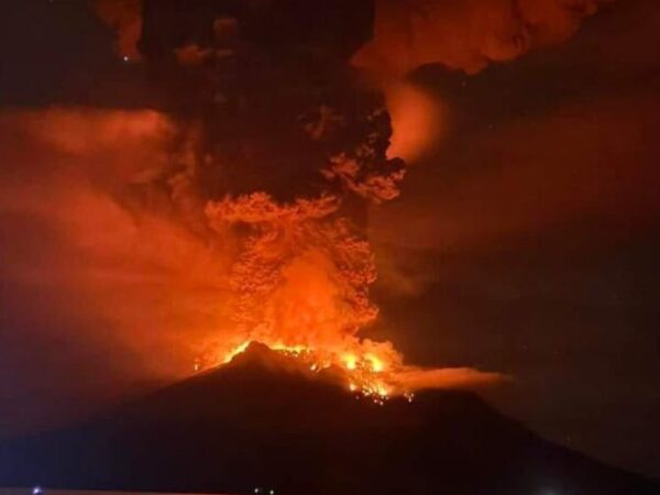 Mount Ruang Volcano Erupts in Indonesia, Forcing Hundreds to Evacuate