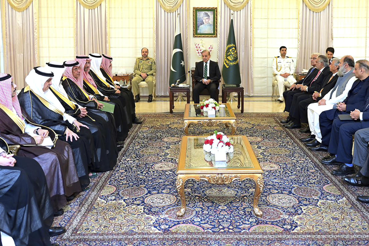 Pakistan’s premier calls for closer cooperation with Saudi Arabia to enhance investment in Pakistan
