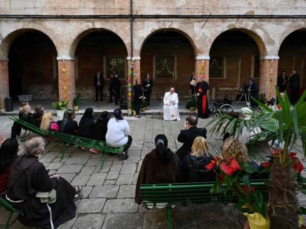 Pope’s Visit to Art Exhibition in Prison Is a First for Venice Biennale