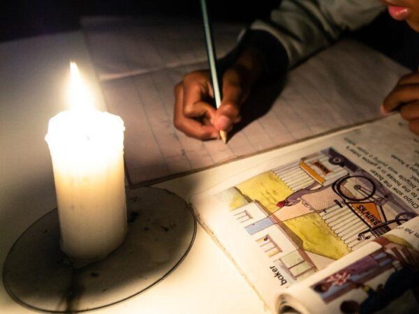 Power restored to Sierra Leone as minister quits