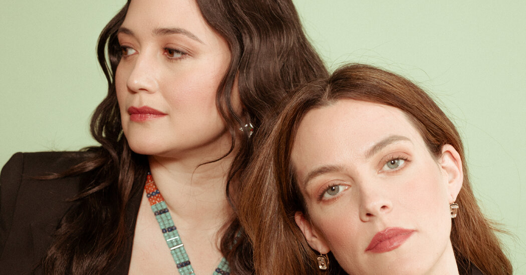 Riley Keough and Lily Gladstone Discuss ‘Under the Bridge’ Riley Keough and Lily Gladstone Discuss ‘Under the Bridge’