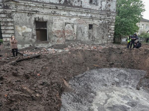 Russia Bombs Power Plants and Ukraine Targets Refineries in Dueling Attacks