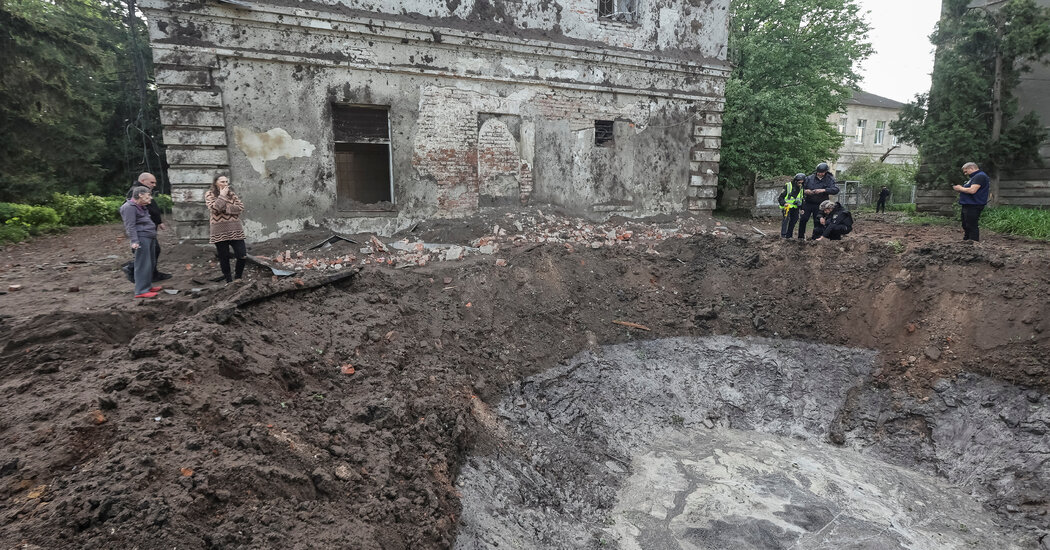 Russia Bombs Power Plants and Ukraine Targets Refineries in Dueling Attacks