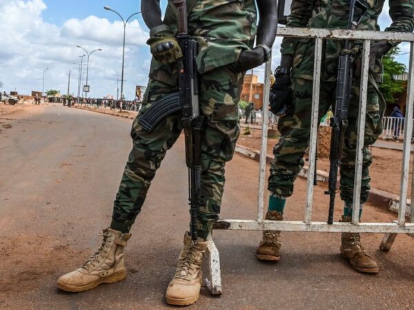 Russians arrive in Niger as military accord starts