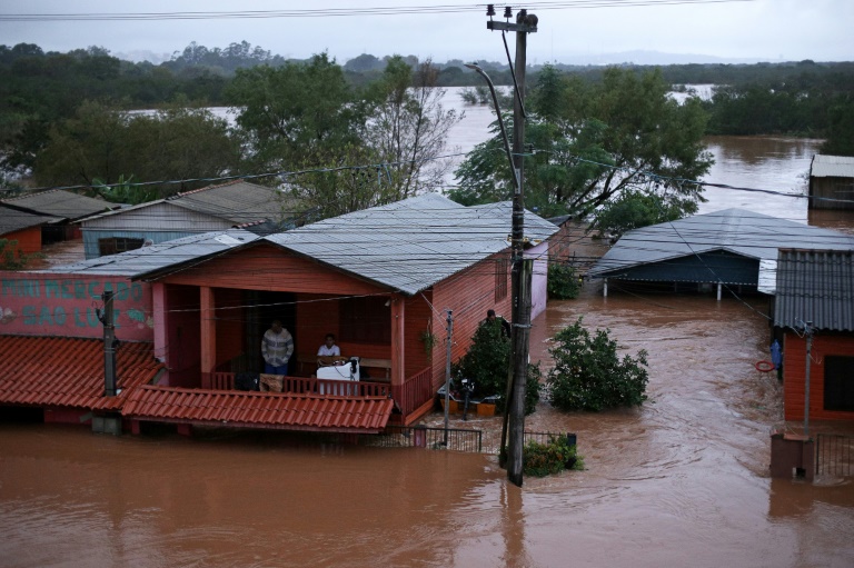 Dams strain as water, death toll, keep rising in south Brazil