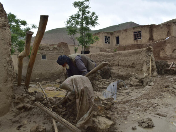 Flash floods kill hundreds and injure many others in Afghanistan, Taliban says