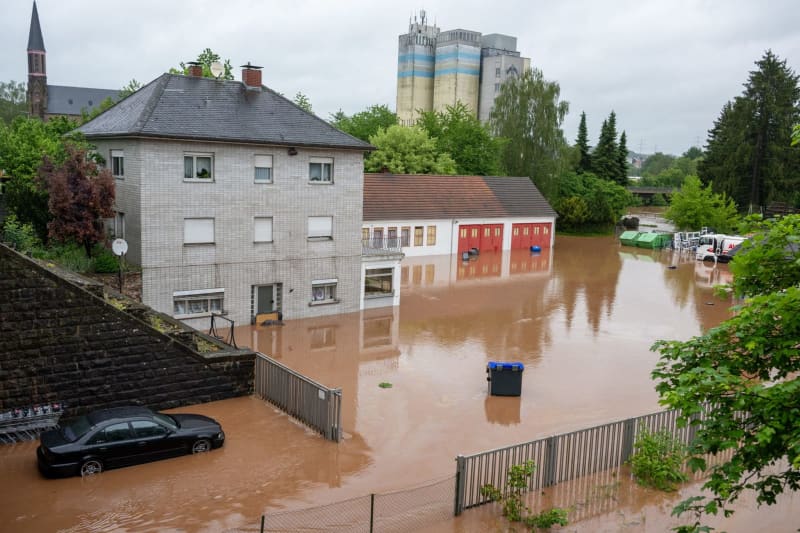 Flooding peaks on Moselle tributary in western Germany’s Saarland